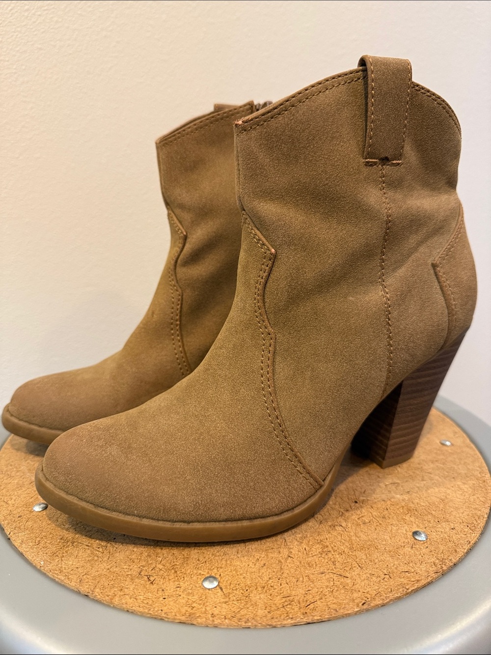American Eagle Outfitters Tan Suede Ankle Booties with Block Heel